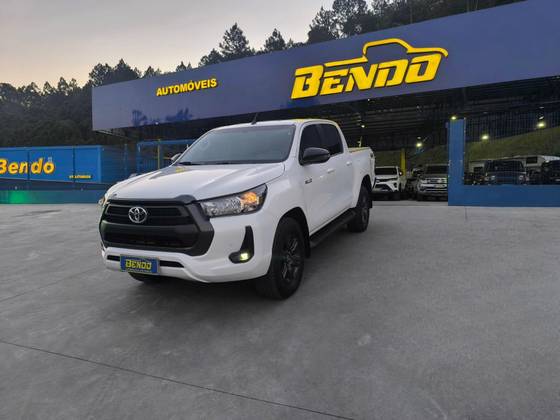 TOYOTA HILUX 2.8 D-4D TURBO DIESEL CD SR 4X4 AUTOMÁTICO